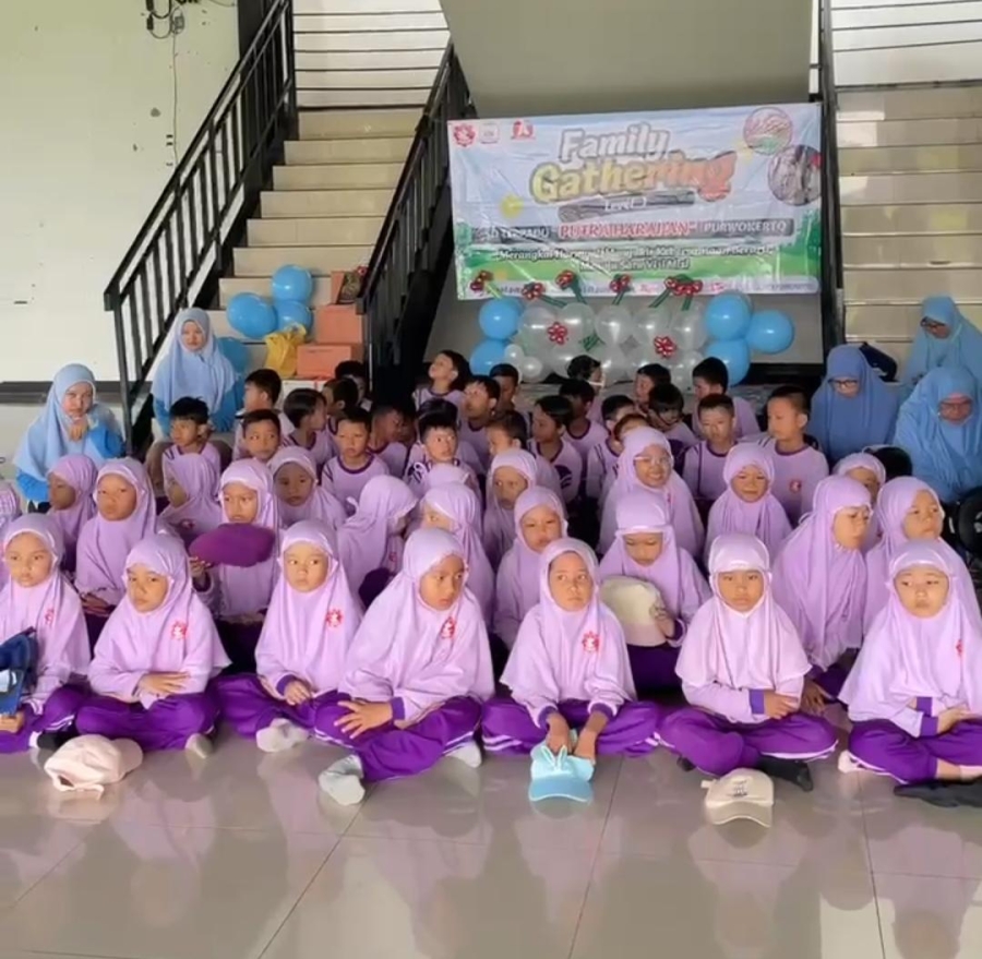 Kegiatan Family Gathering Level 1