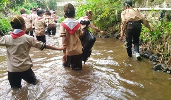  Bulan Bakti Pramuka: Bersih Lingkungan